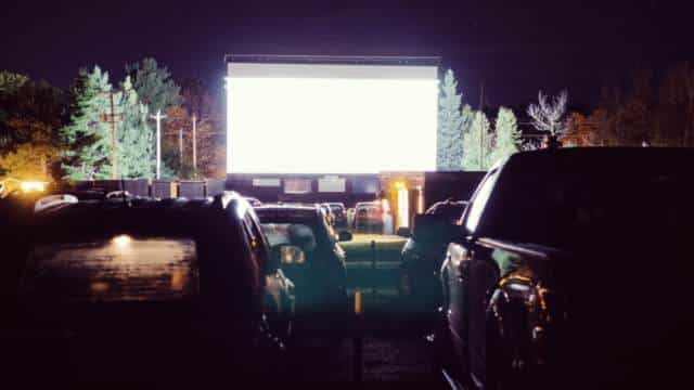 10 Best FM Radios For Drive-In Movies